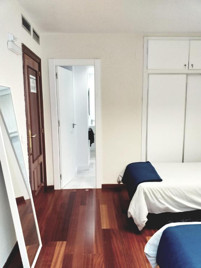Large Apartment With Large And Sunny Terrace - Garden & Outdoor Gym , Alicante Center エクステリア 写真