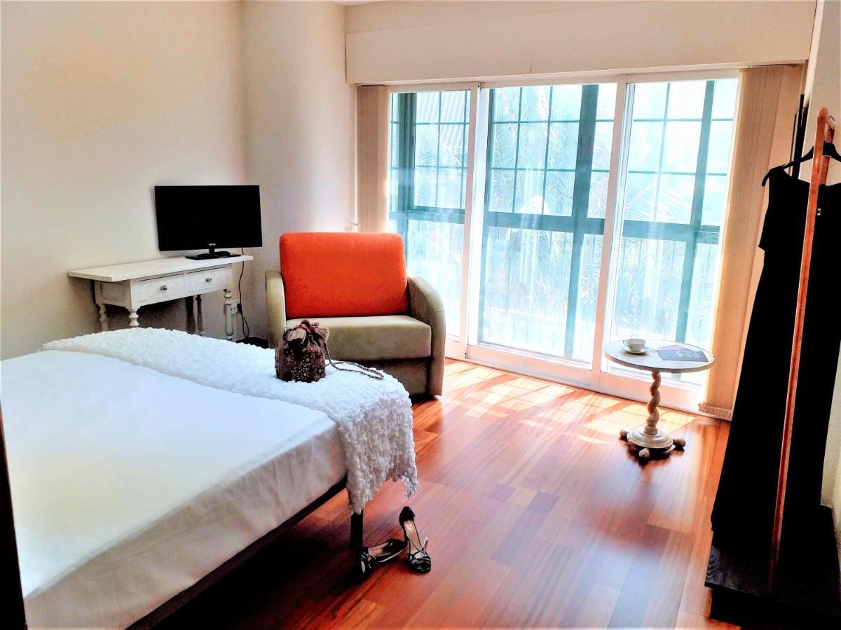 Large Apartment With Large And Sunny Terrace - Garden & Outdoor Gym , Alicante Center エクステリア 写真