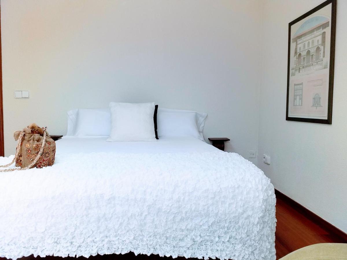 Large Apartment With Large And Sunny Terrace - Garden & Outdoor Gym , Alicante Center エクステリア 写真
